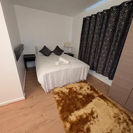 Bow Room Near Abba Studio And Stratford Olympic